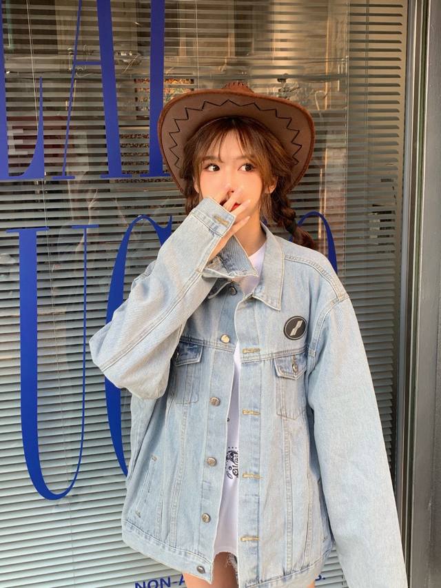 we11Done 24Fw Classic Round Logo Denim Jacket