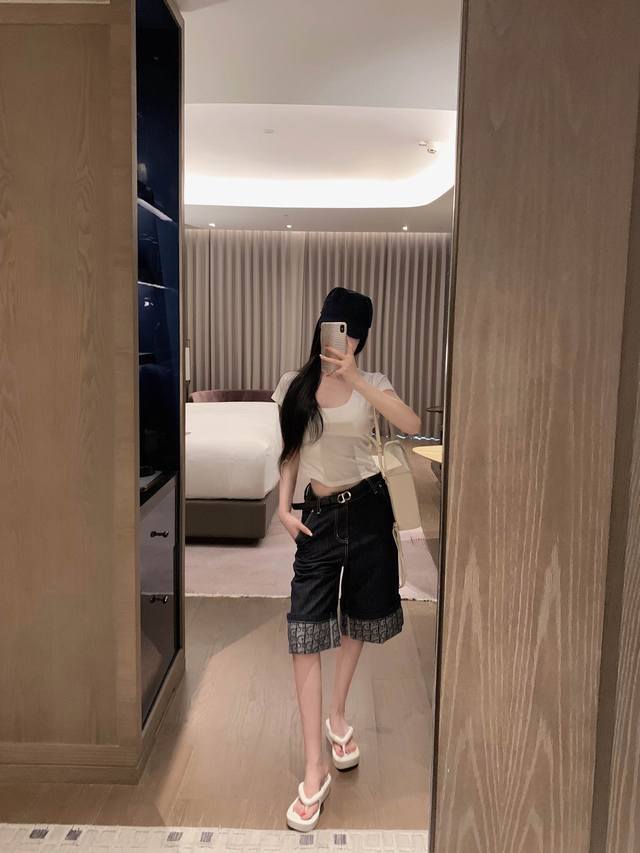 Model Real Shot Has Been Added To The Protection Item No. 30220 D Letter Flip Le
