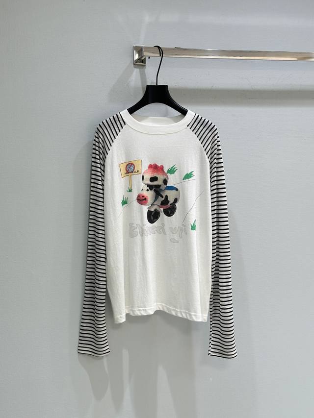 25Ss New Spring And Summer Models. The Black And White Striped Cuffs Are Clas
