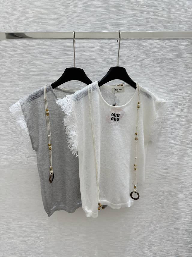 m Early Spring New Round Neck Pendant Necklace Knitted Vest Color White Gray