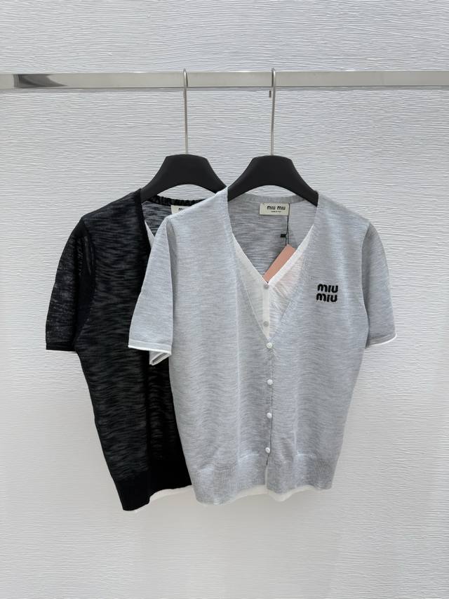 m Early Spring New V-Neck Fake Two-Piece Knitted Short Sleeve Color Gray Blac