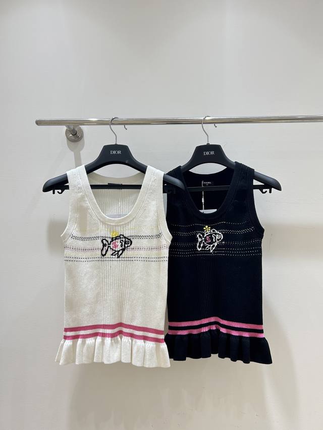 New Chanel Embroidered Ruffles Contrasting Color Knitted Vest, Cute And Playful