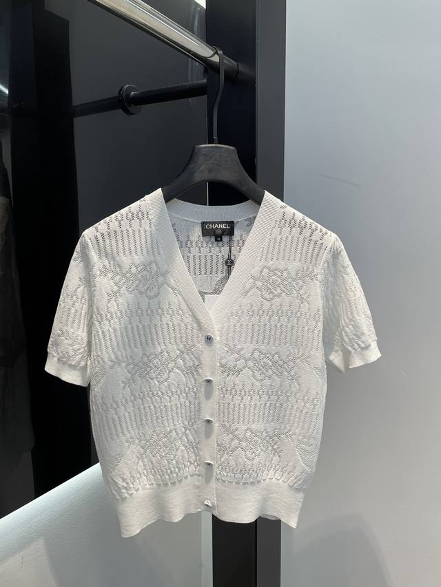 2025 Beach Series All-Match V-Neck Collar, Fashionable And Age-Reducing, Cust