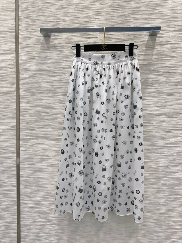 chane*2025Ss New Style Skirt Is Fashionable, Low-Key, Elegant And Luxurious.