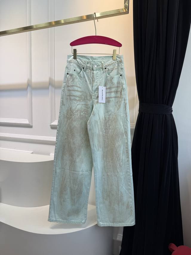 Acne Studios' New Style Is Here Again. The New Style For Early Spring 25Ss Attra