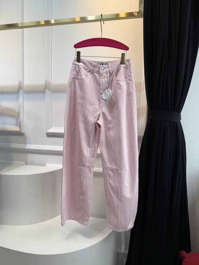 loe Sickle Pants. No Color Change. Pink Is Recommended. . This Pair Of Jeans