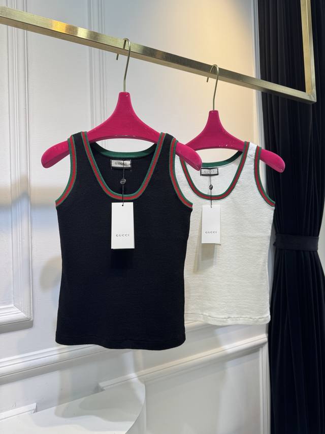 guc Colorblock Knitted Vest Is Soft, Skin-Friendly, Comfortable And Stylish.