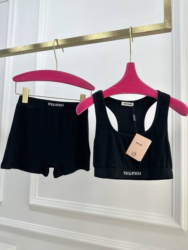 Size Sml Miu Brushed Vest Set The Elastic Band Of This Top Is Decorated With The