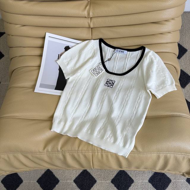 25Ss Spring And Summer Loe Knitted Short-Sleeved Top With Simple Contrasting