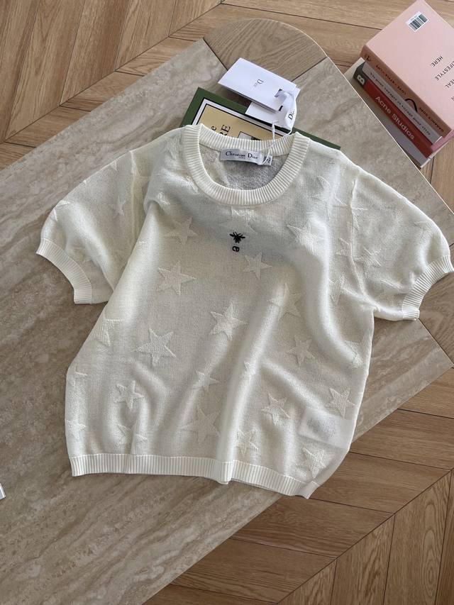 25Ss New Summer Style D Brand Embroidered Bee Knitted Short-Sleeved Top. The