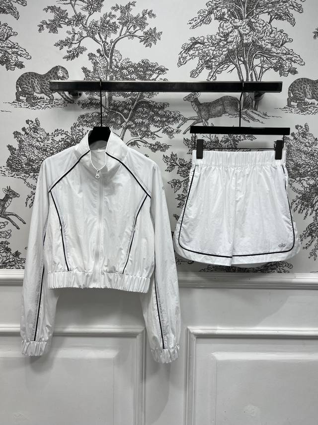 25 Spring And Summer New Style Stand-Up Collar Zipper Jacket + Sports Shorts