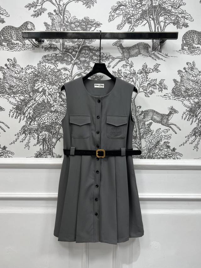 miu 25 Spring And Summer New Workwear Style Sleeveless Pleated Dress Round Ne