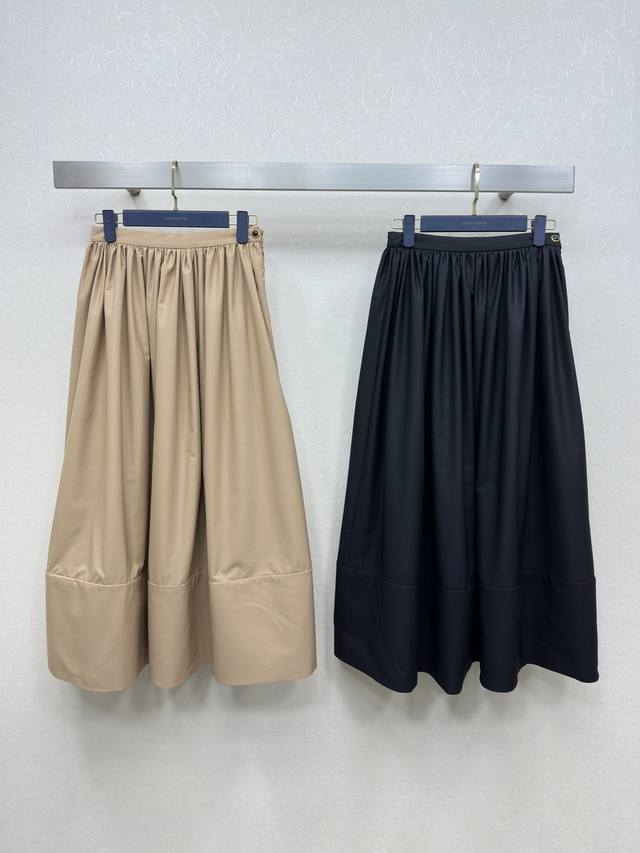 25Ss Lv Long Skirt Is Suitable For All Body Types. It Is Not Picky At All. Ev