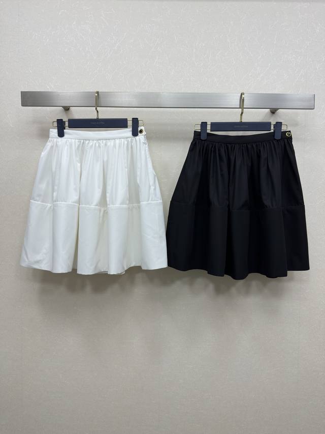 25Ss Lv Skirt Is Suitable For All Body Types. It Is Not Picky At All. Even Sm
