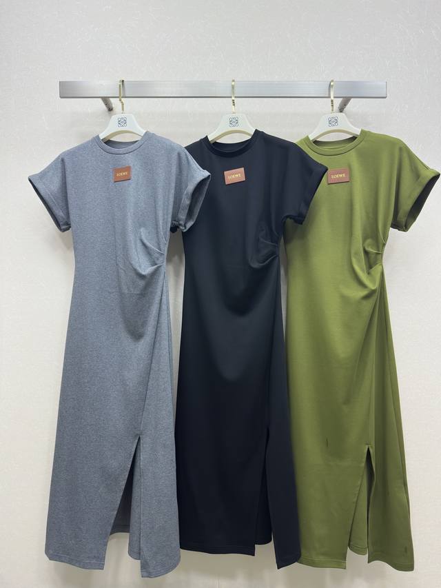 25Ss Miumi *Round-Neck Pleated Dress Suitable For Daily Commuting. The Letter