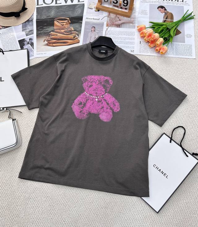Early Spring New Welldone Counter Synchronized Bear Necklace T-Shirt The Fabric