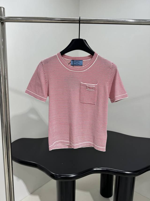 New Wool Blend Striped T-Shirt Age-Reducing Striped Pattern Design Decorated Wit
