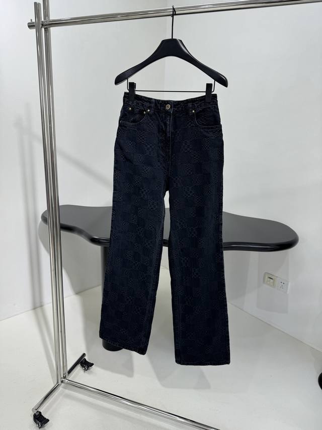 louis# New Checkerboard Straight Jeans These Wide-Leg Jeans Are Made Of Washe