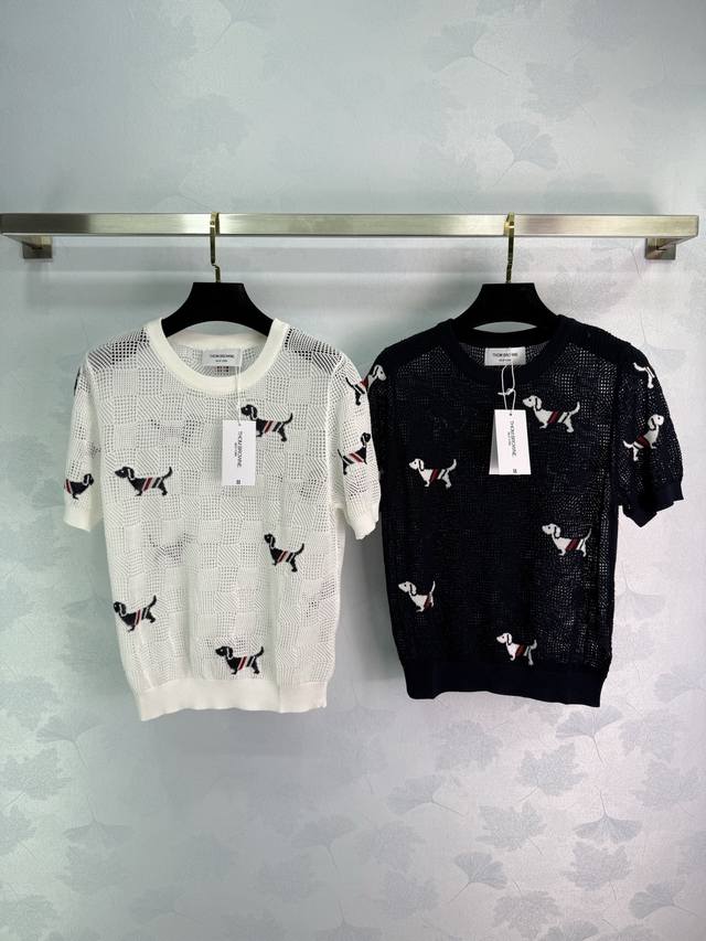 tb Short-Sleeved Knitted Top With Two White And Black Puppy Designs. Super Cu