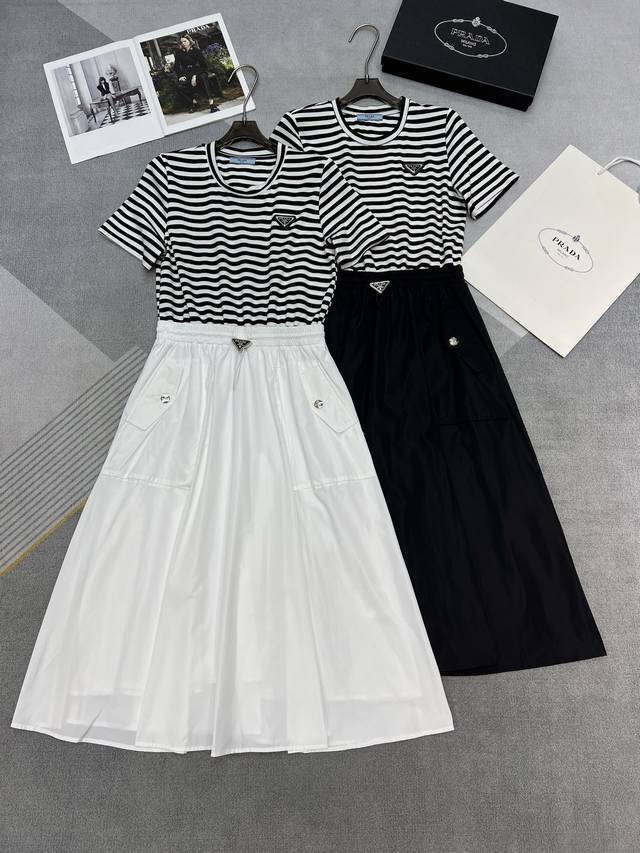 High Quality Prada* 25Ss New Style Dress Striped Stitching Design Waist Slimming