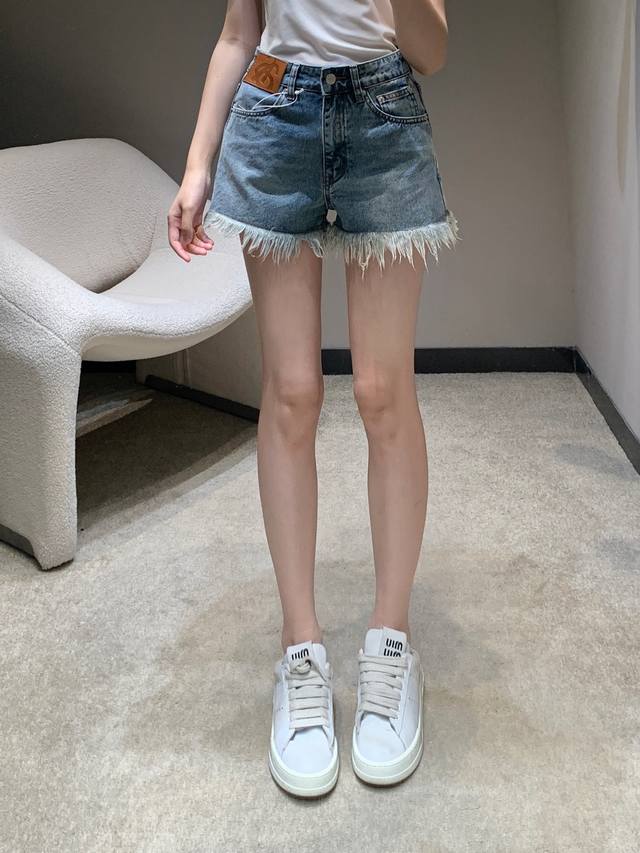 ann Andelma* 25Ss Spring And Summer New Fur-Edged Leather-Label Denim Shorts