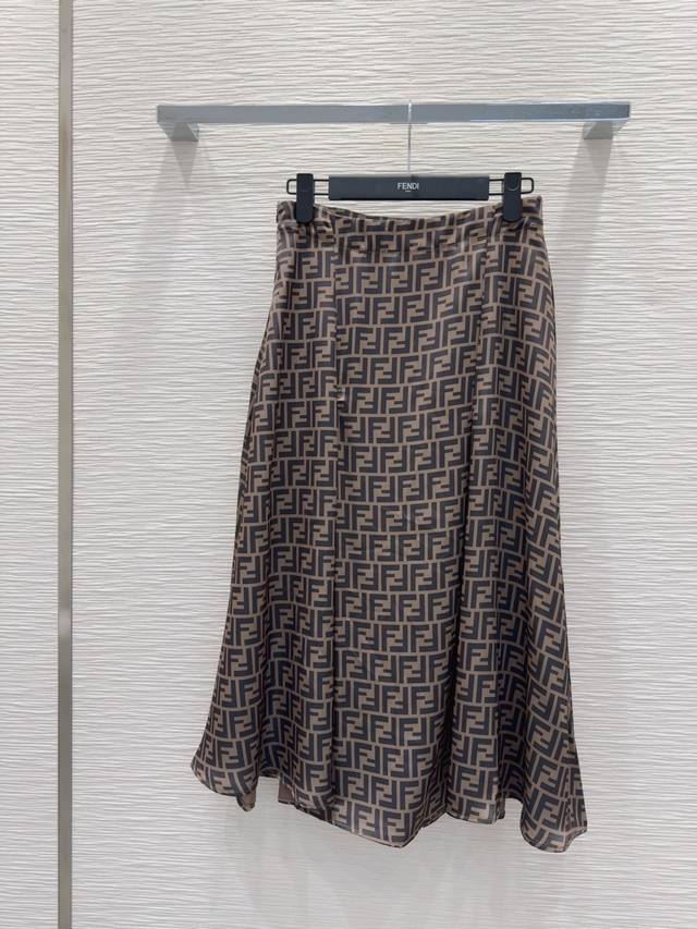 fend* 2025Ss New Suit Fabric Is Silky And Smooth, Classic And Stylish, All Ki