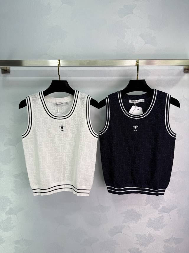 dio* Knitted Vest With Classic Round Neck Design, Soft And Comfortable Fabric