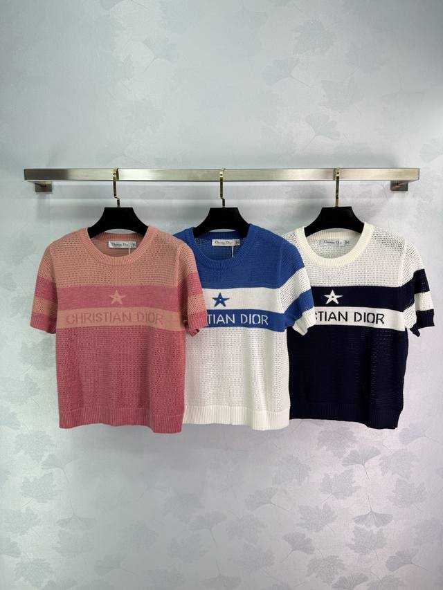 dio*Short-Sleeved Knitwear In Three Colors: Pink, Blue And Black. Printed Wit