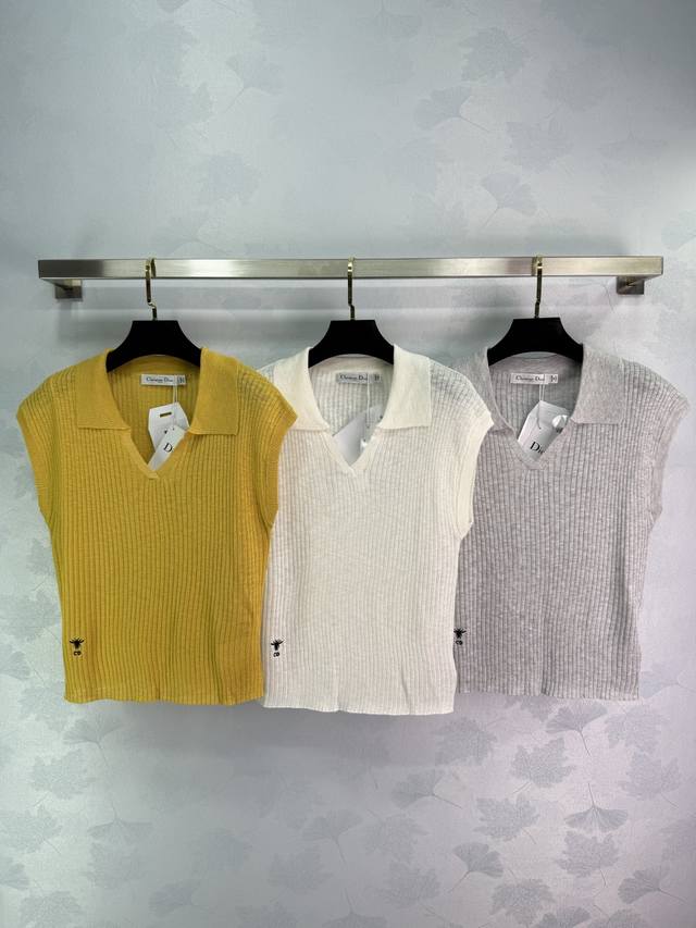 dio* Knitted Vest With Three Colors Available: Yellow, White And Gray. V-Neck