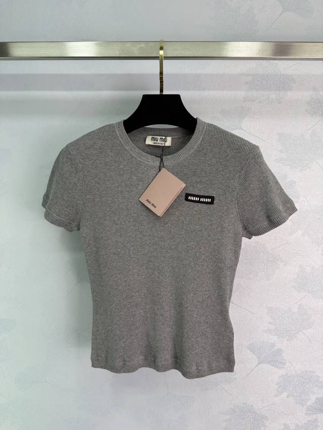 miu*Gray Knitted Short Sleeves, Round Neck Design, Comfortable Elastic Fabric