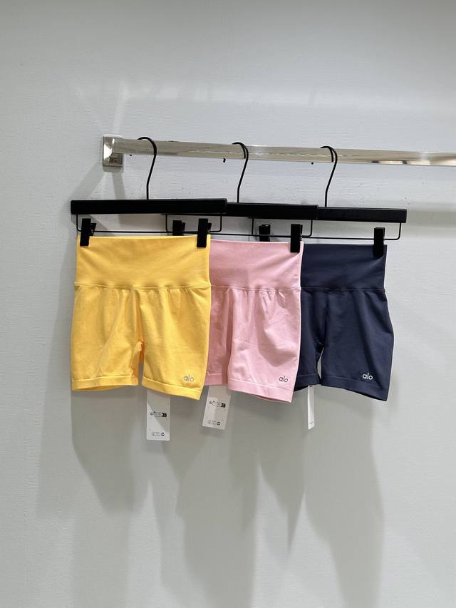 25Ss New Spring And Summer New High-Waist Yoga Shorts Essential For Summer Al