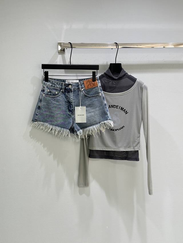 25Ss New Summer Style. New Splicing Fake Two-Piece Design. Floral Logo On The