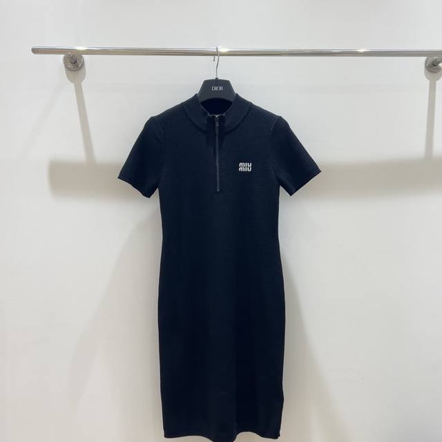 New Women's Clothing, New Miumiu Style Zippered Half-Open Chest Short-Sleeved Dr