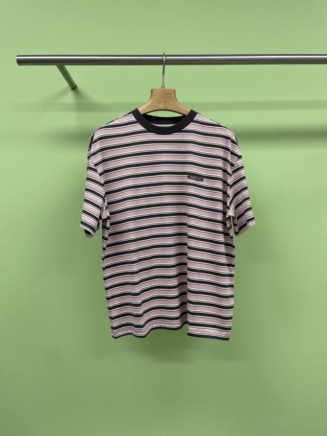 prada2025 Spring And Summer New Loose Striped T-Shirt. Who Can Easily Refuse