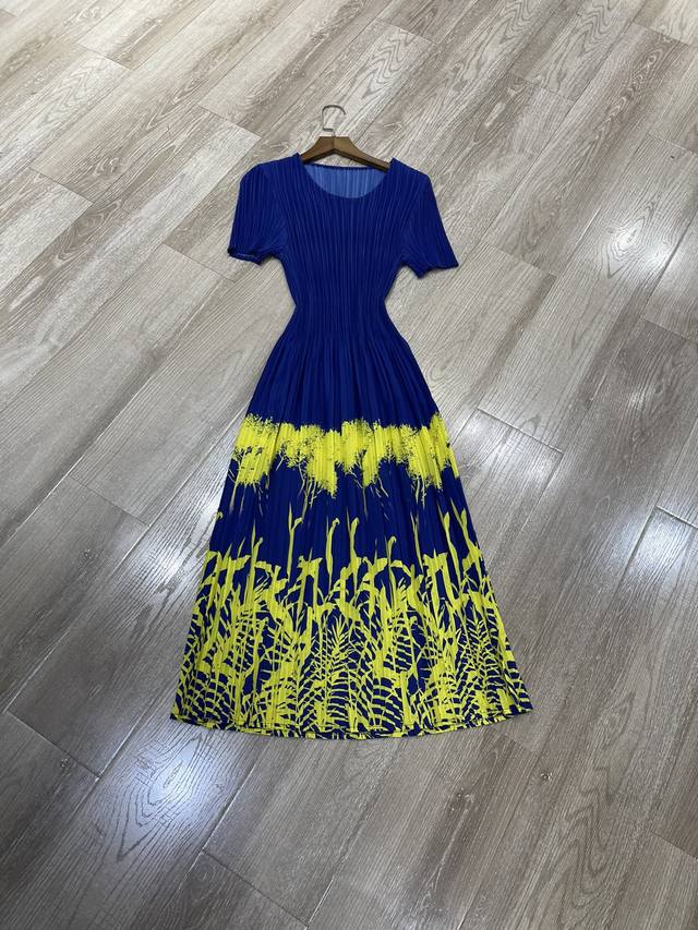 New Round Neck Pleated Short Sleeve Printed Dress One Size