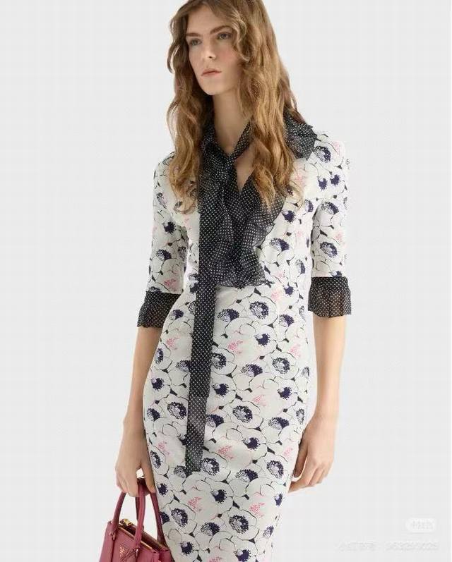 Original Mm 2025 Summer New Fashion Fake Two-Piece Printed Short-Sleeved Dress W