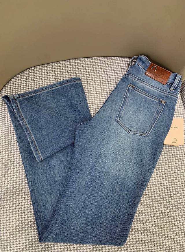 Original Mm .2025 Spring And Summer New Fashion Micro-Flared Jeans Leather Logo