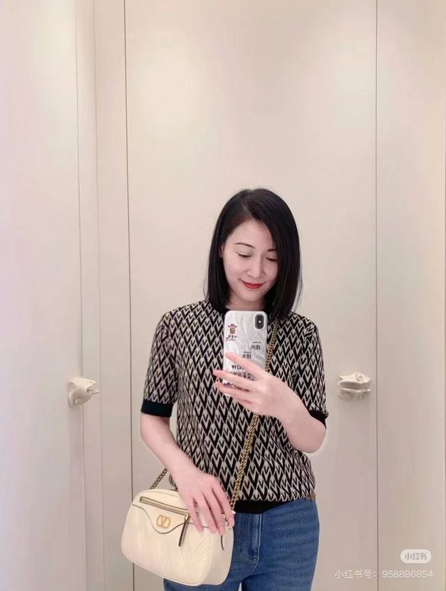 Original Va......2025 Spring And Summer New Fashion Thin Knitted Round Neck Top