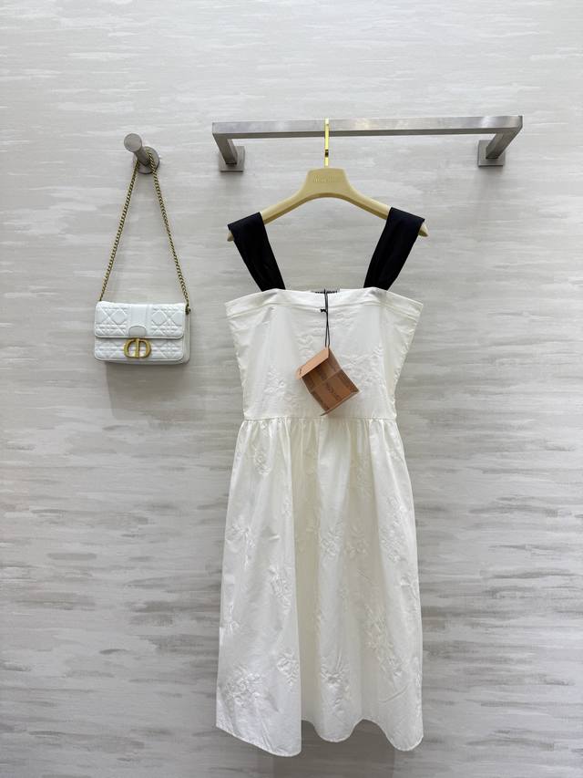 miumi2Ss Pure Desire Ceiling Heavy Flower Embroidery Suspender Skirt With Atm