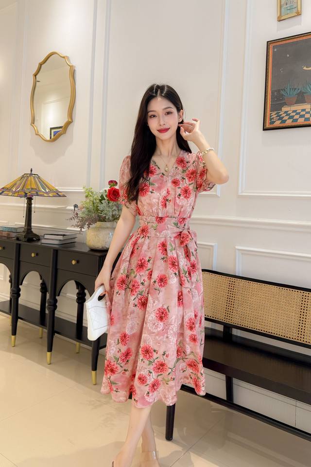 Dress Hot Sale Recommendation High-End Product V-Neck Lace-Up Temperament Age-Re