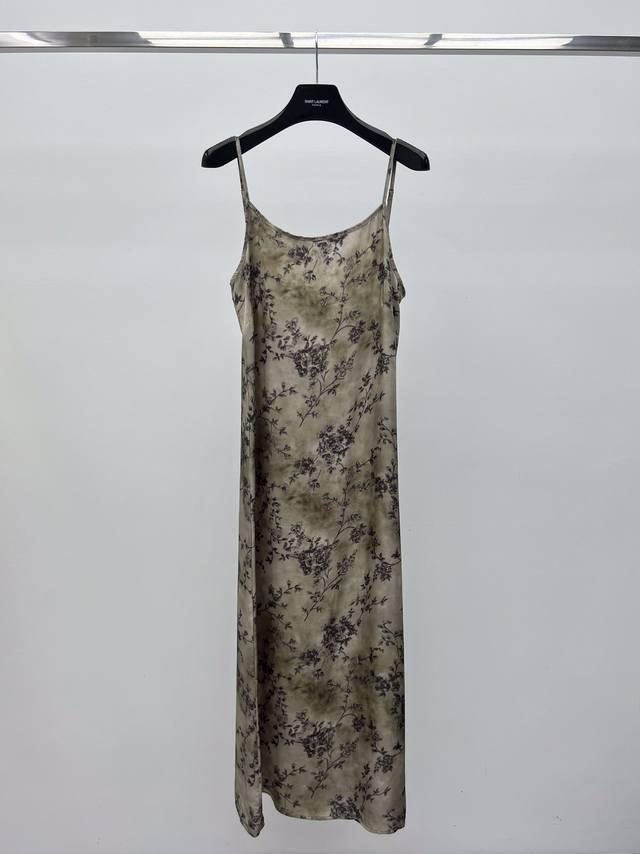 uma Wan* Printed Suspender Dress Made Of 100% Cuprammonia Silk Fabric Adopts