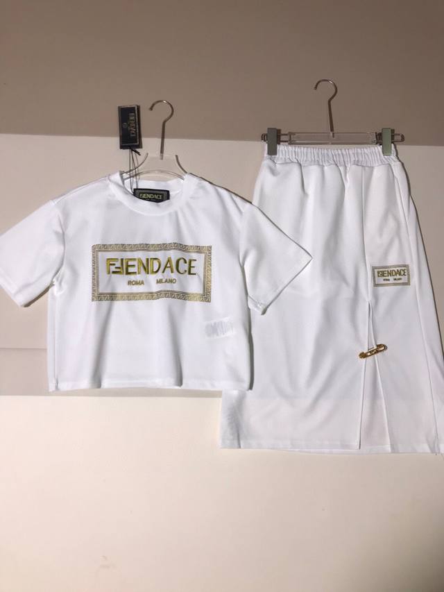 Suit Fendi Joint Classic Gold Thread Embroidered Letters Short-Sleeved T-Shirt H