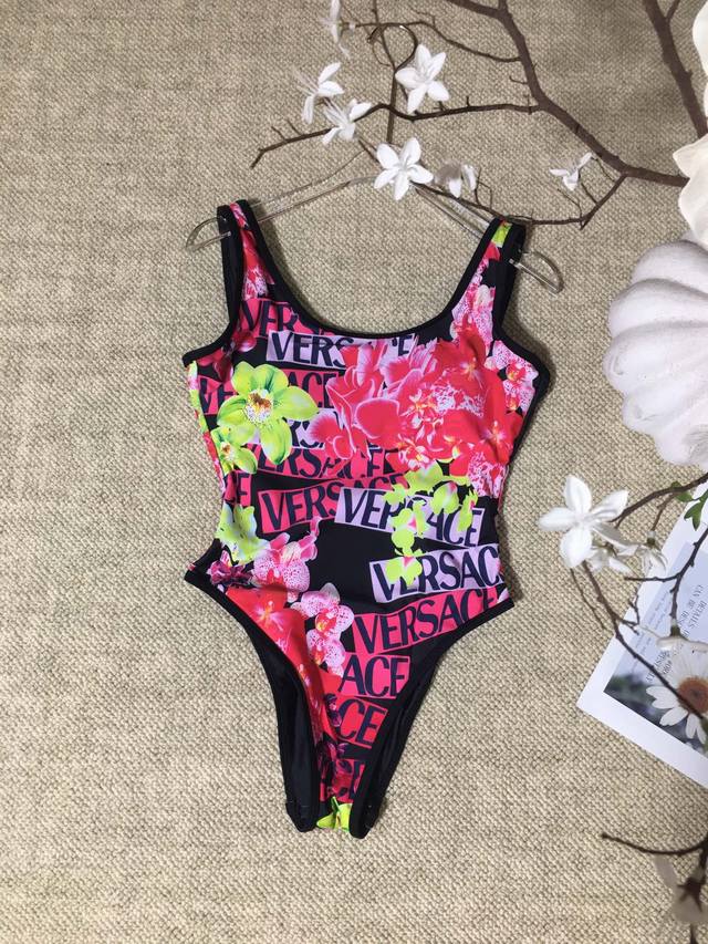 versa*Ce Versace Red Flower Sleeveless Stretch Tights One-Piece Swimsuit Smlx
