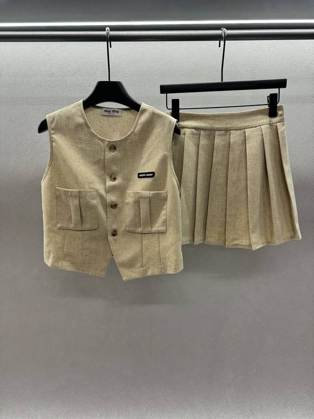 2680 Spring And Summer Exclusive Miumi* Vest + Pleated Skirt Set Handsome And