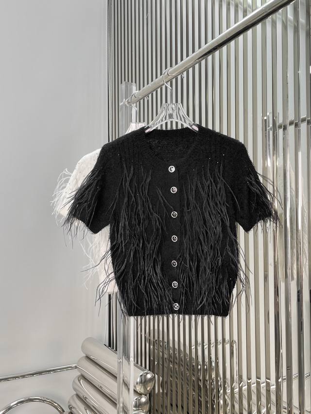 New Latest Pr 25New Ostrich Wool Knitted Short-Sleeved Cardigan Color White Blac