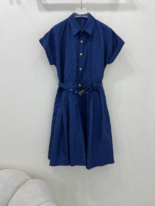 louis Vuitt*Nlouis Vuitton 25 New Dress Is Super Simple And Elegant. It Is A