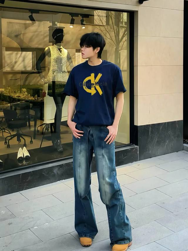 calvin Klein 25S New Models Are On Sale. Same Style For Men And Women. Origin