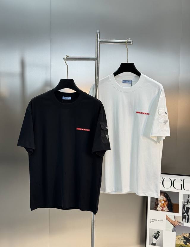 prad* Prada 2025S New Logo Cotton T-Shirt. Unisex Simple Style Series. Exquis