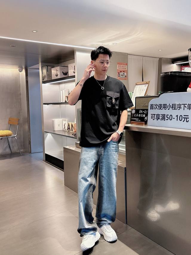 prad* Prada 25S New T-Shirt. Unisex Style Heavy-Duty Hardware The Most Innova