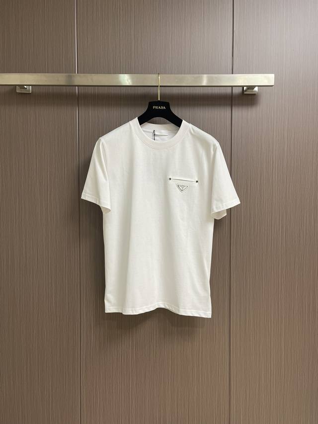 prada 2025Ss New Summer Triangle Logo Classic Short-Sleeved T-Shirt. The Clas